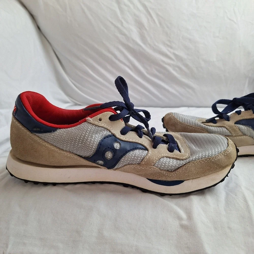 Saucony Essential Sneaker Women‎ Sz 8.5 Vintage Inspired Running Retro Classic